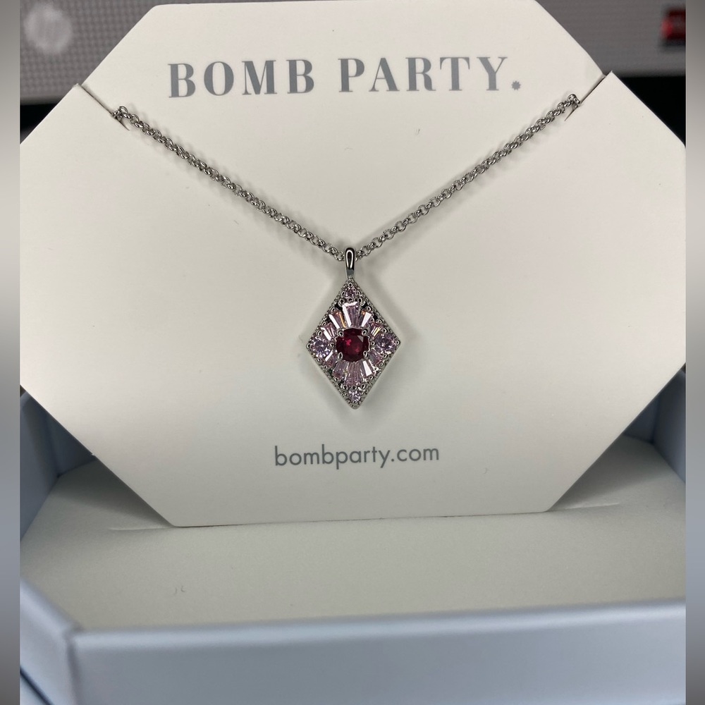 Bomb party necklace